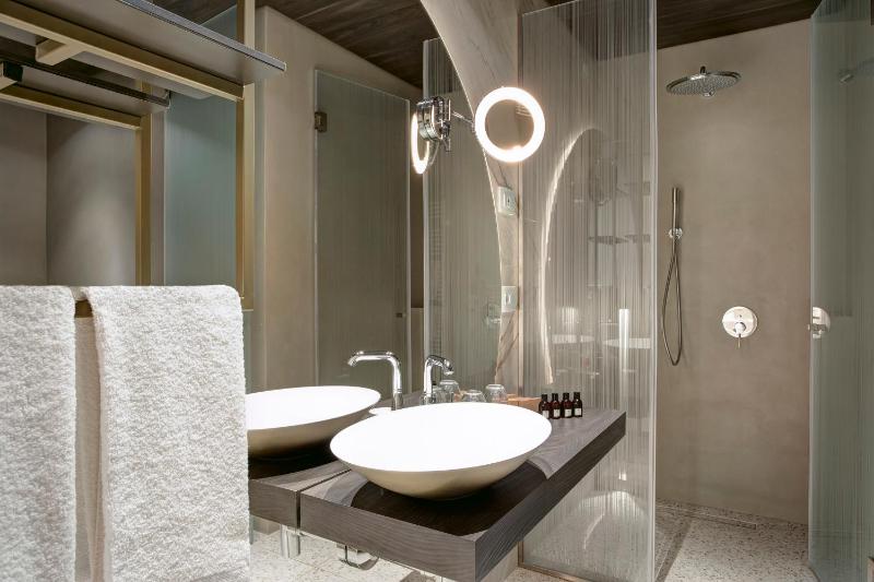 Junior Suite image 4