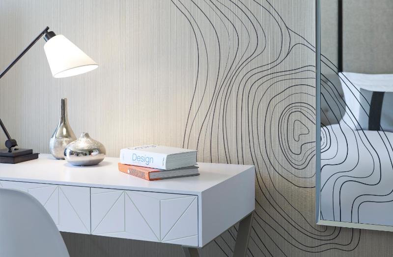 Deluxe Queen Room image 3