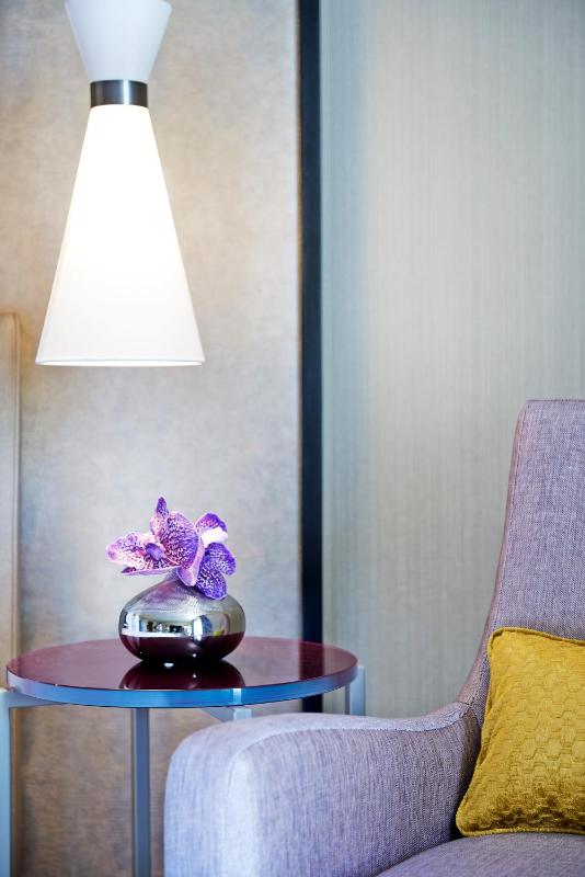 Deluxe Queen Room image 1