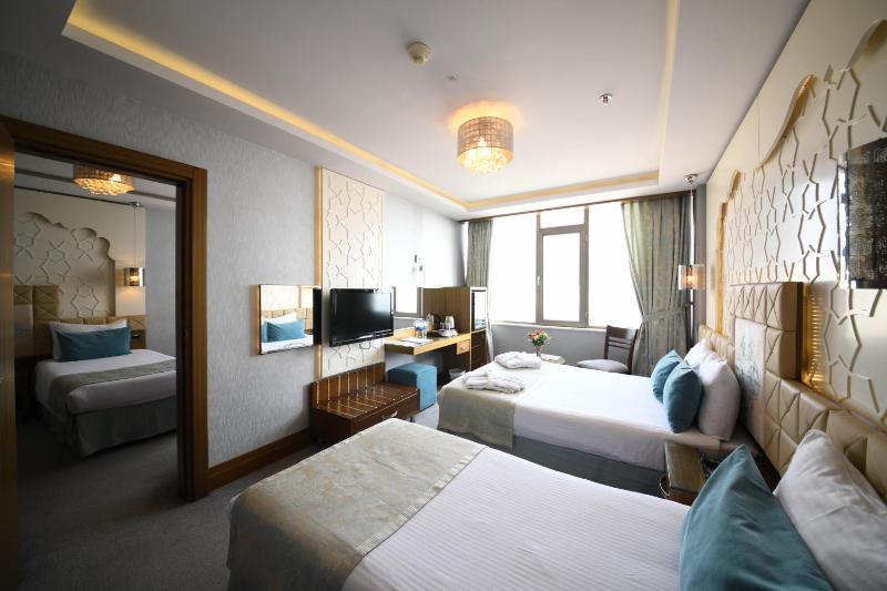 Family Connection Room with Sea View image 2