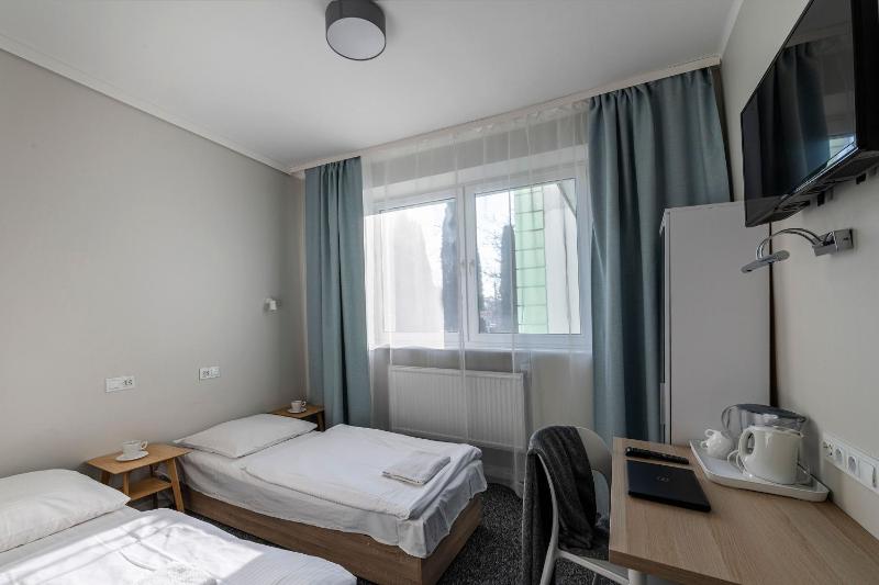 Double Room image 3