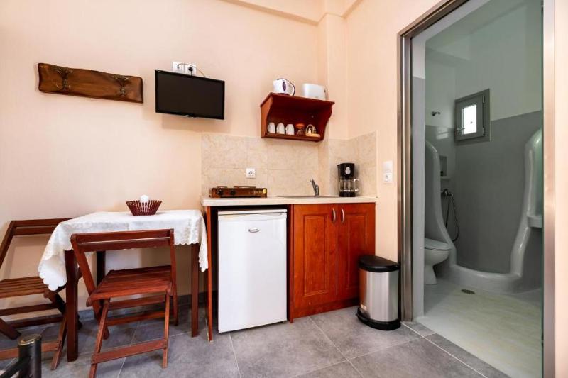 Standard Triple Studio image 4