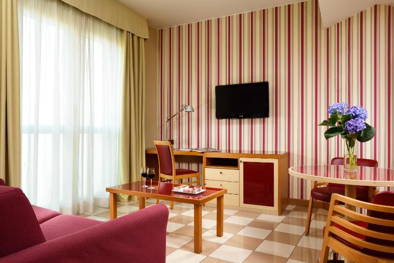 One-Bedroom Apartment image 3