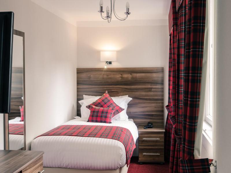 Single Room image 3