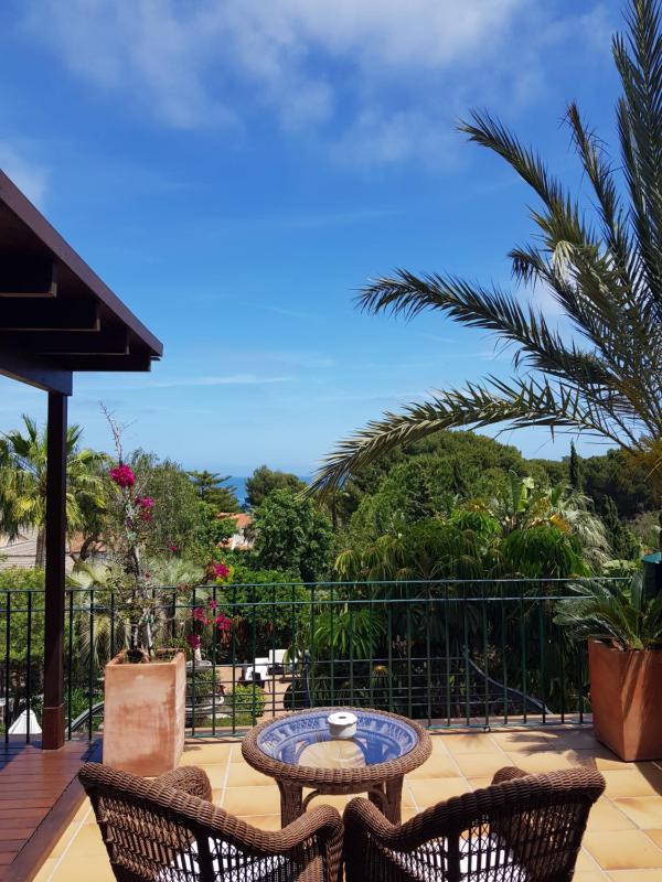 Double or Twin Room with Sea View image 3