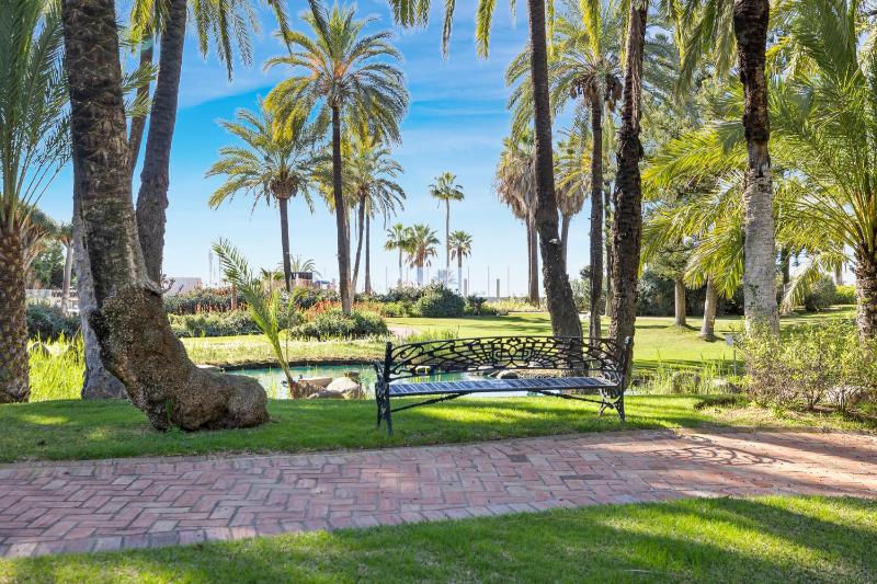 Casa cádiz 607 playas del duque - image 18