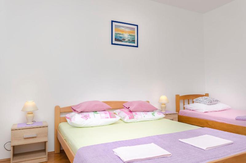 Apartment Roza - image 31