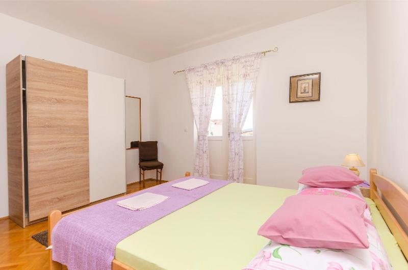 Apartment Roza - image 12