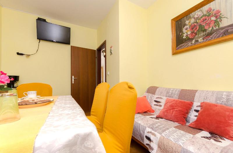 Apartment Roza - image 16