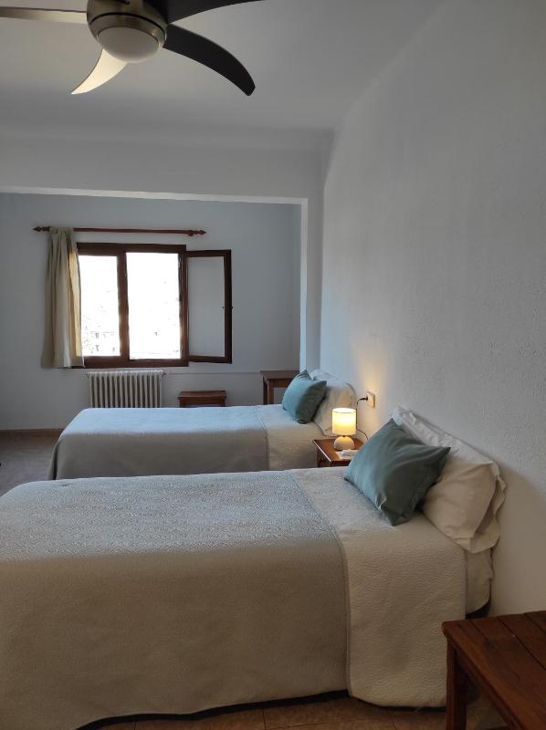 Double or Twin Room with Shared Bathroom image 3