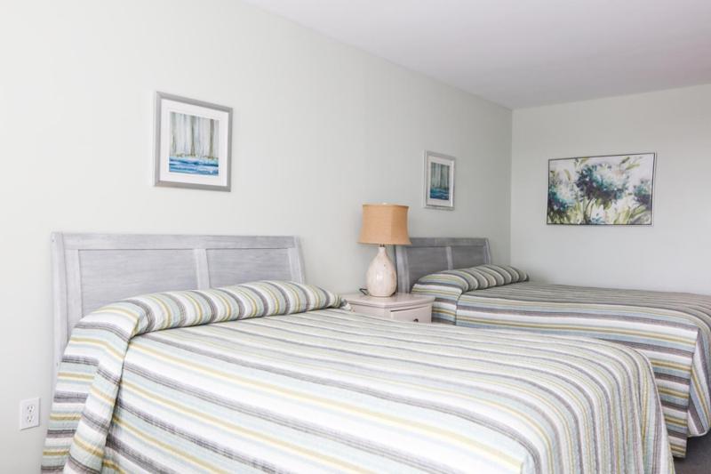 Double Room with Two Double Beds image 4