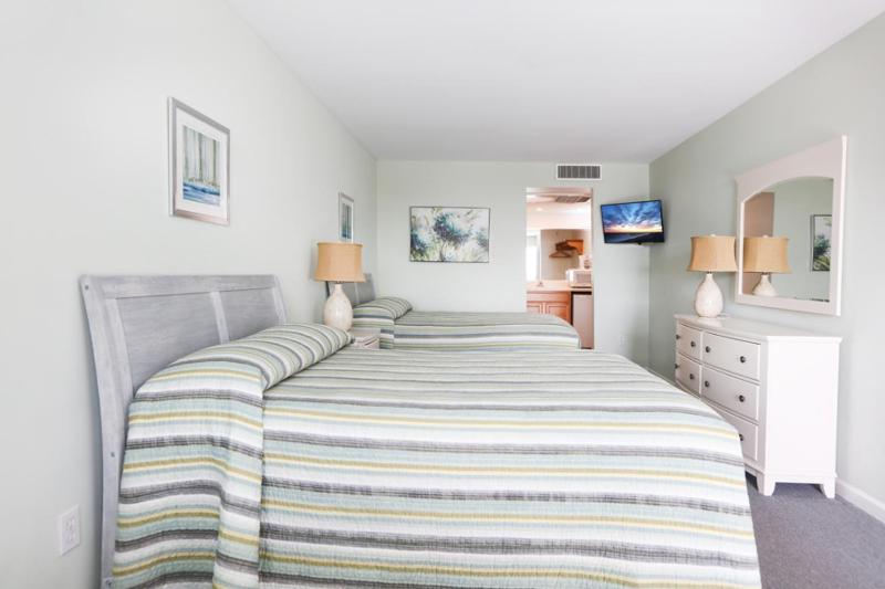 Deluxe Double Room with Two Double Beds-Ocean View image 3