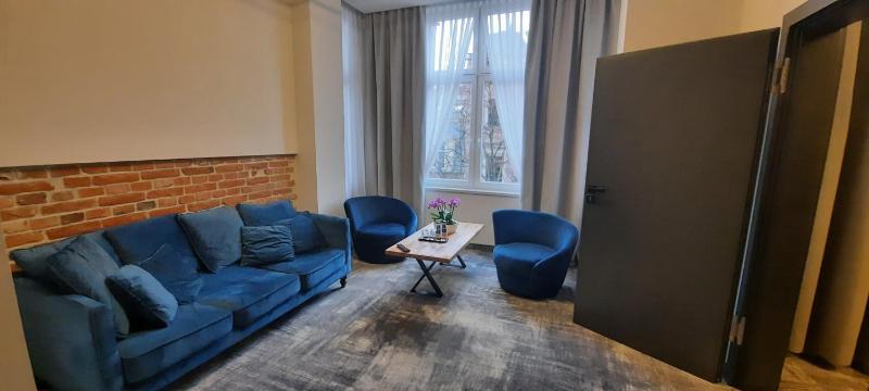 One-Bedroom Apartment image 2