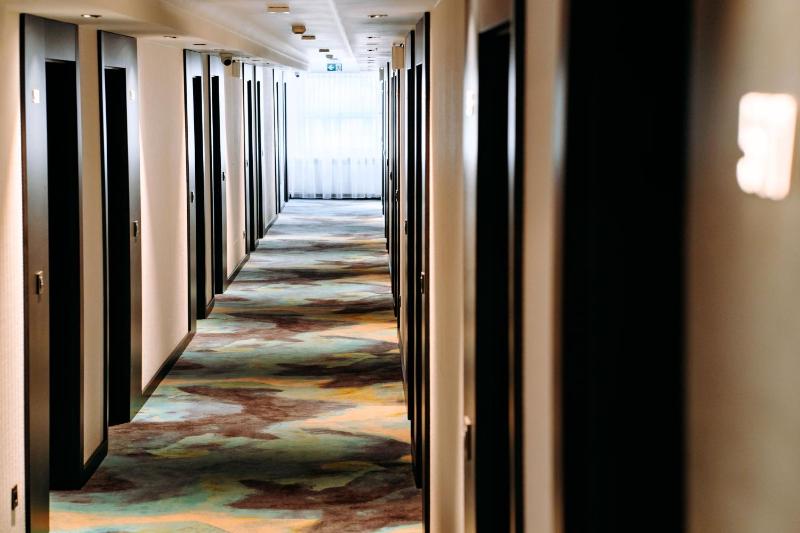 Superior Twin Room image 3