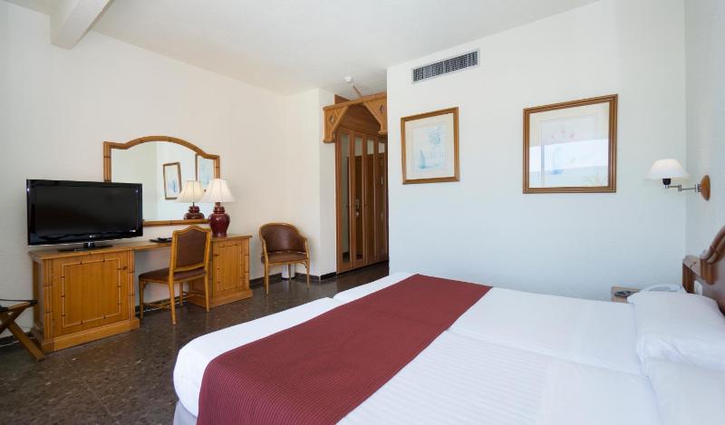 Standard Double or Twin Room image 1