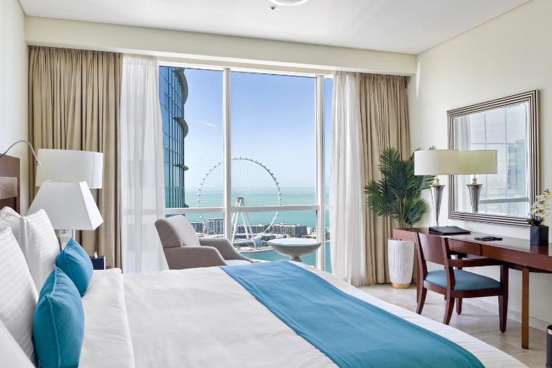 Premium Three-Bedroom Suite Sea View