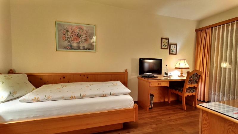 Single Room image 4