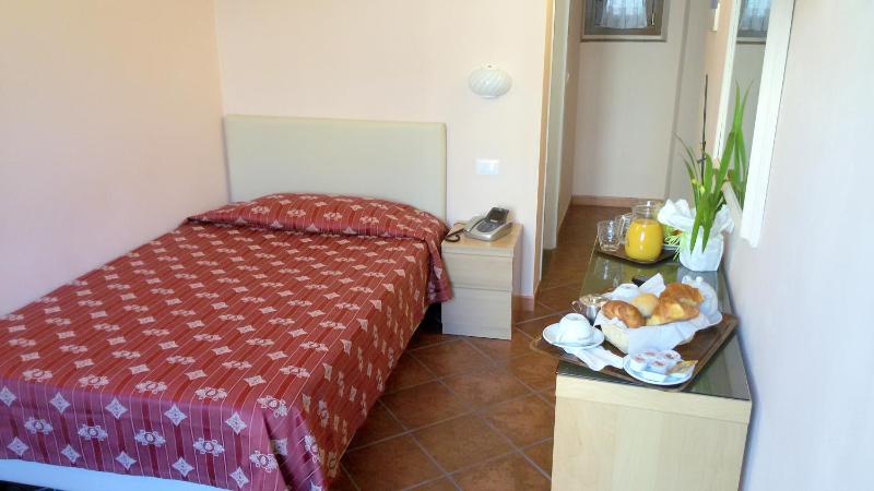  Comfort Single Room with Garden View image 2