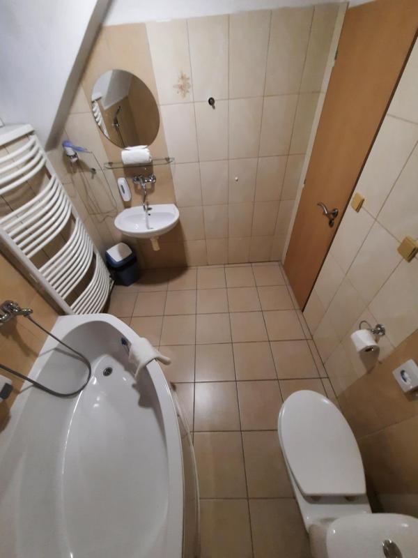 Quadruple Room with Bath image 4