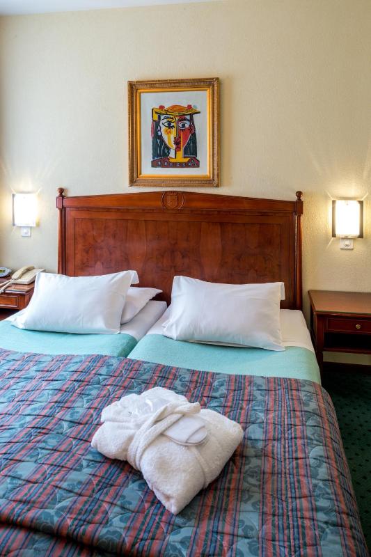 Hotel Churchill - image 7