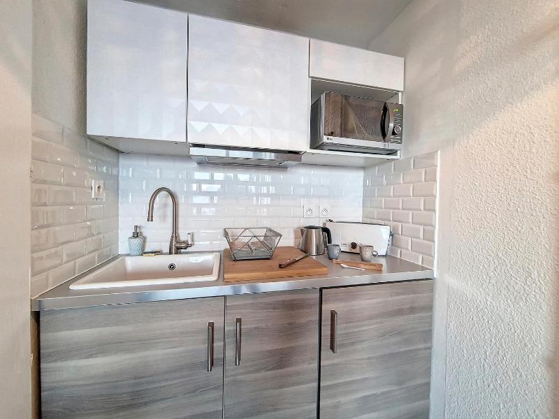 Studio rénové avec balcon - Quartier Croisette - FR-1-344-1162 - image 4