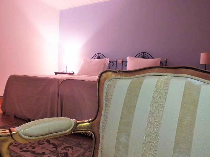 Twin Room with Balcony image 4