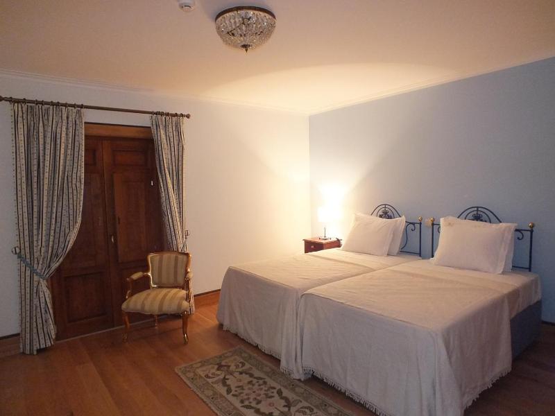 Twin Room with Balcony image 1