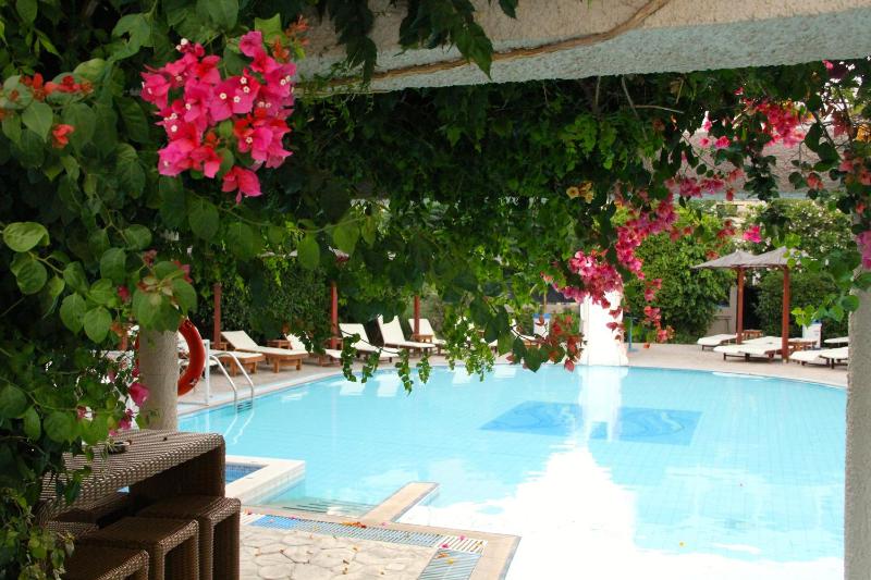 Peridis Family Resort - image 2