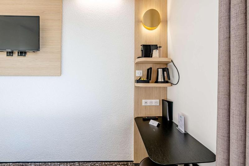 Classic Twin Room - Non-Smoking image 4