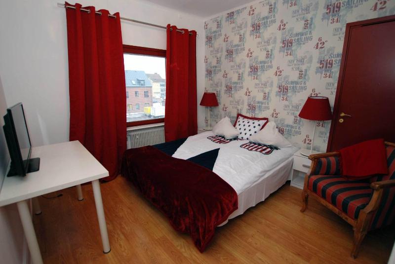 Deluxe Two-Bedroom Apartment image 3