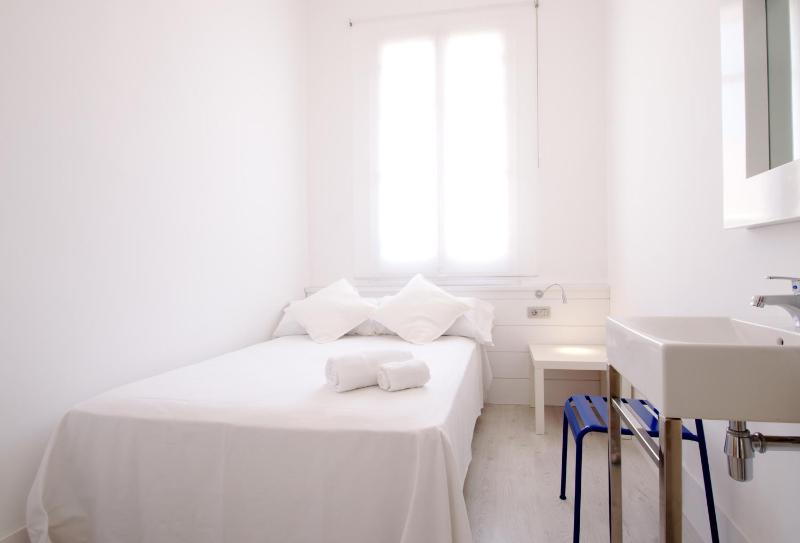 Double Room with Shared Bathroom image 4