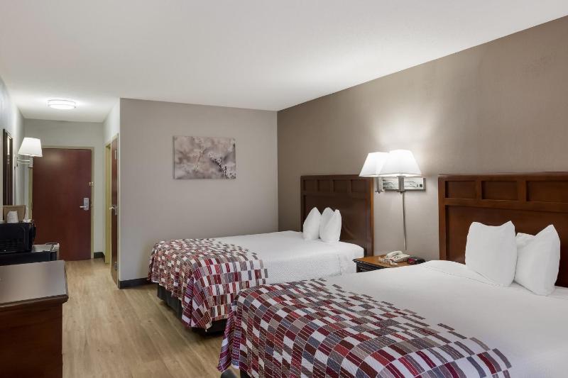 Deluxe Room with Two Queen Beds Non-Smoking image 3