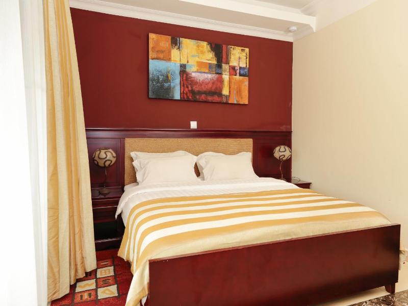 Roca Golf Hotel - image 14