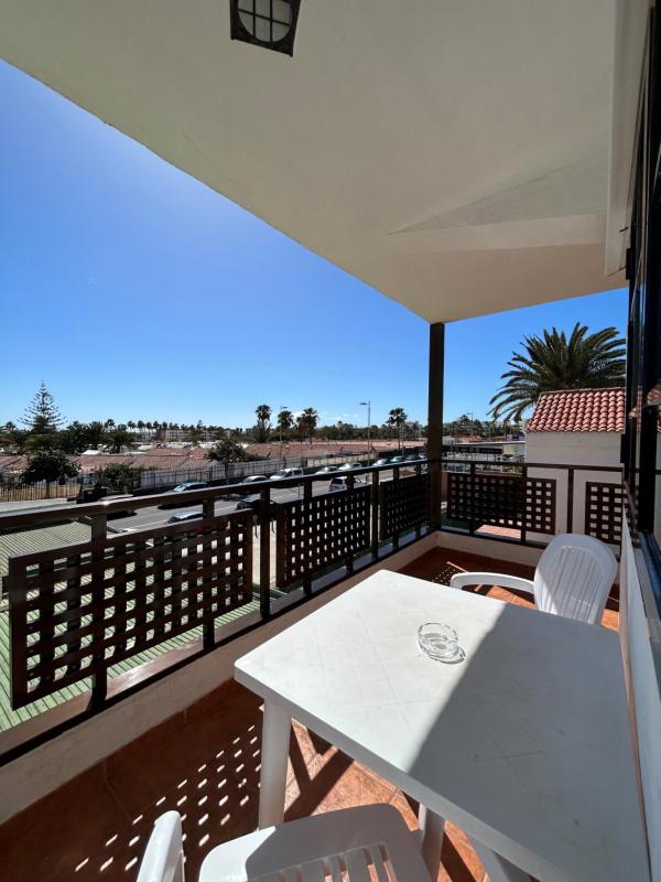 Studio (2 Adults) image 3