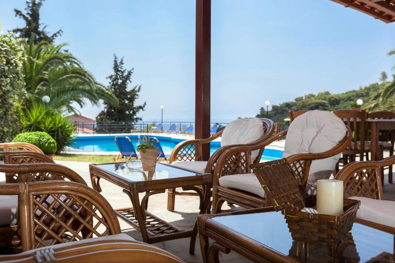 Stafylos Suites & Boutique hotel - image 45
