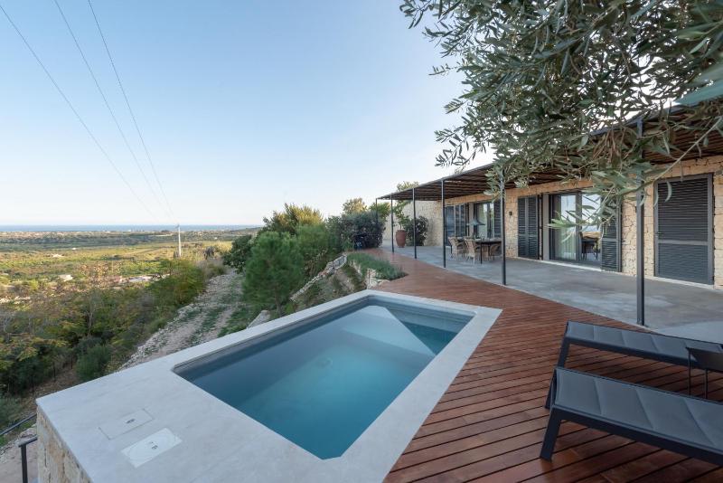 Villa Vogue Retreat - IsulaTravel - image 2