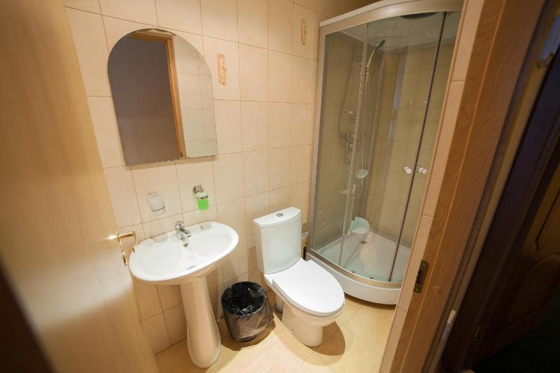 Twin Room image 1