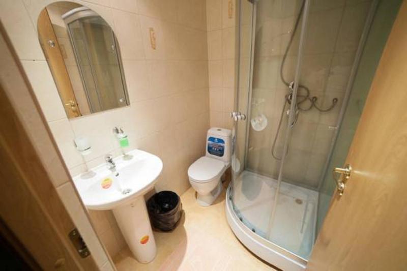 Double Room image 3