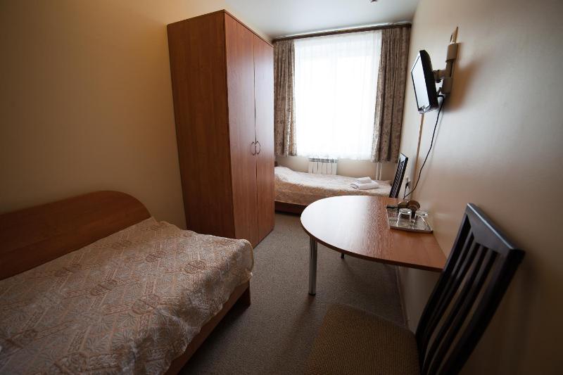 Twin Room image 2