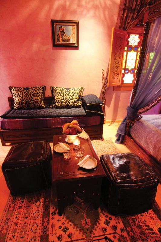 Zohra Twin Room image 3