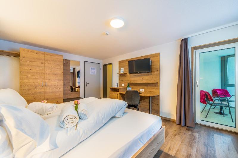Superior Double Room image 3