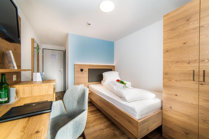 Single Room image 1