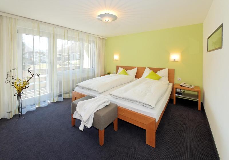 Deluxe Double Room image 3