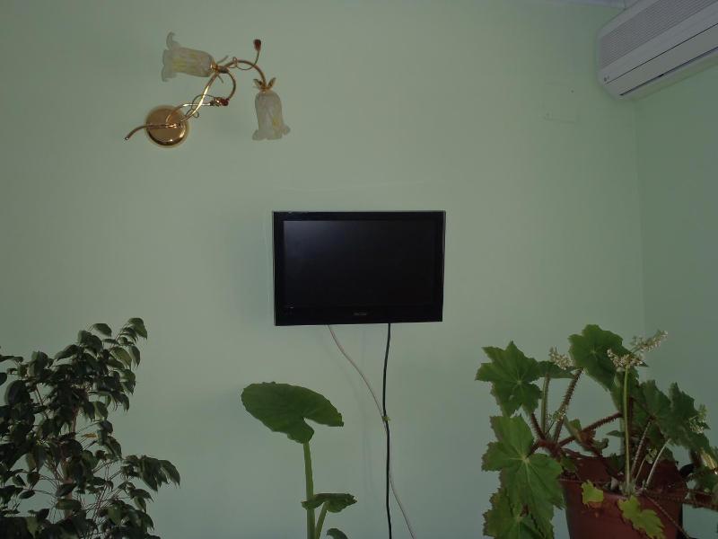 Twin Room image 3