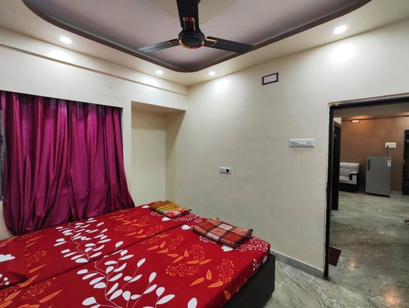 Stylish 2BHK Service Apartment Near Golpark - image 13