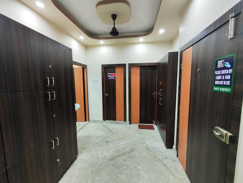 Massive 3BHK Serviced Apt for Big Groups & Family - image 11