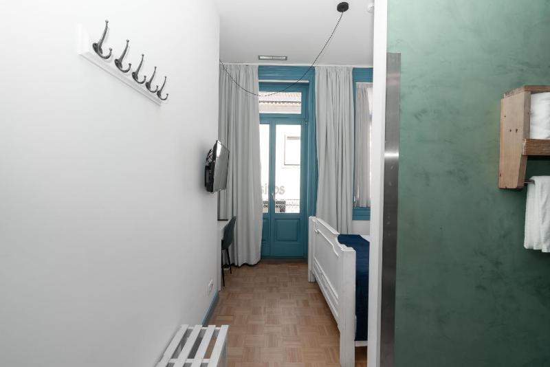 Double or Twin Room with City View image 3