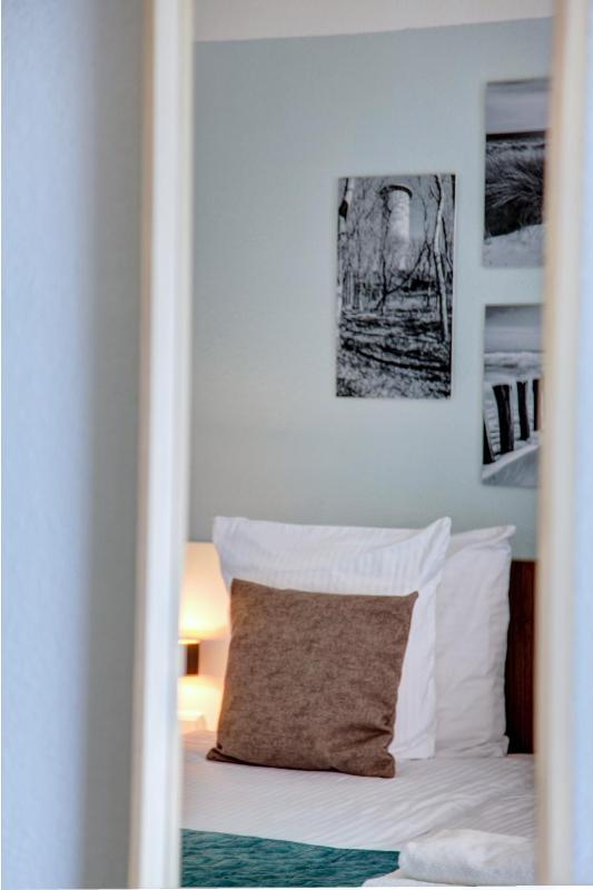 Standard Double Room with Balcony image 2