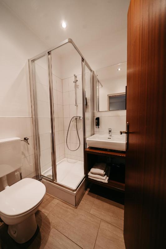 Double Room image 1