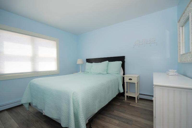 Two-Bedroom Apartment Waterfront image 3